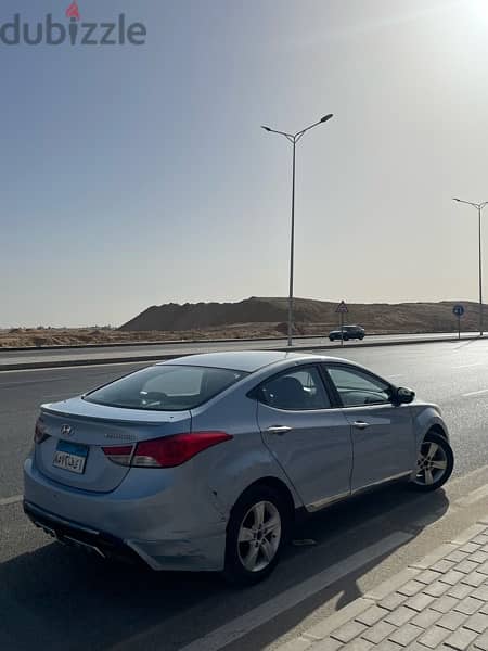 Hyundai Elantra 2012 1