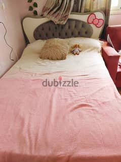 pink children bedroom