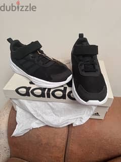 original adidas size 35 new with box بنص سعرها في التوكيل