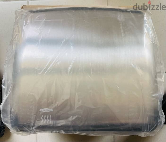 BOBRICK Elan Dryer  مجفف الأيدي الأوتوماتيكي 1