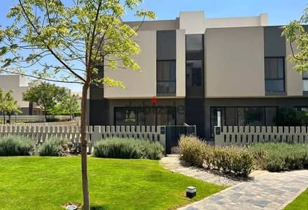 من غير مقدم تاون هاوس  للبيع في كمبوند البروج بـ مدينة الشروق Town house Resale