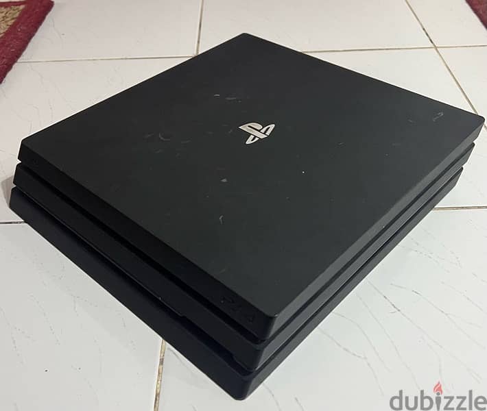 ps4 pro 1 tera with two original dualshocks 4