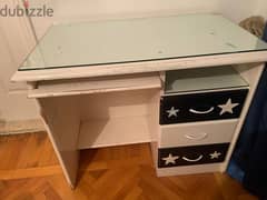 desk مكتب