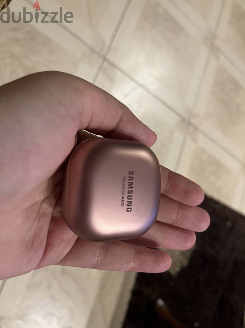 Samsung buds live pink - like new 2