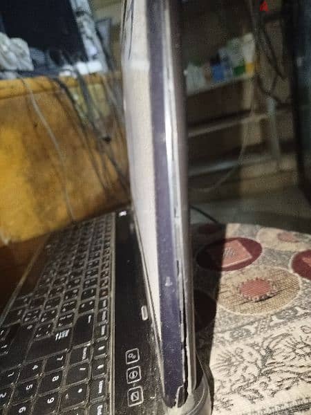 laptop رام 4 هارد 500 corei5 كارت شاشه خارجي 1جيجا 5