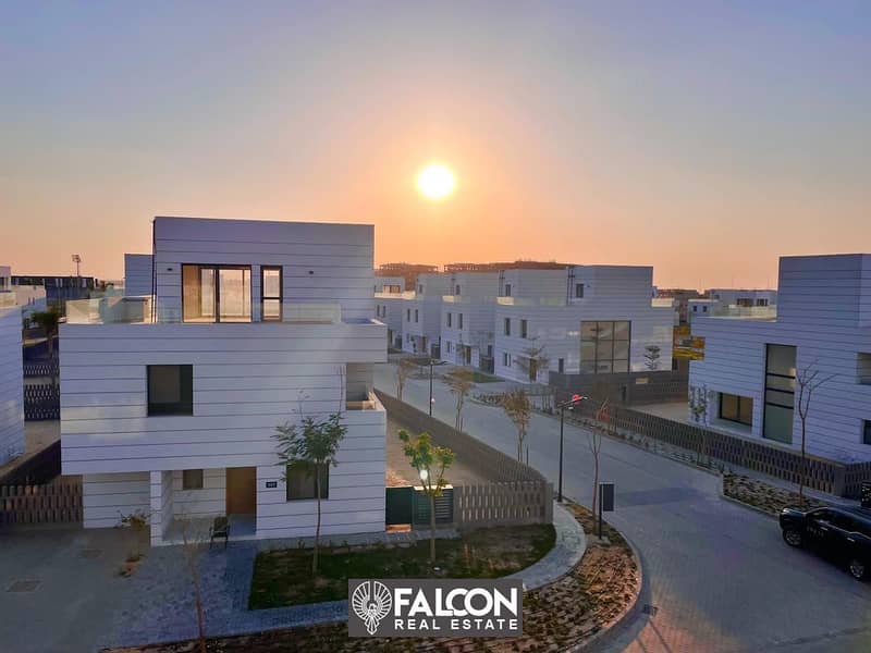 للبيع في البروج فيلا town house بالتقسيط 8 سنوات كمبوند alburouj 0