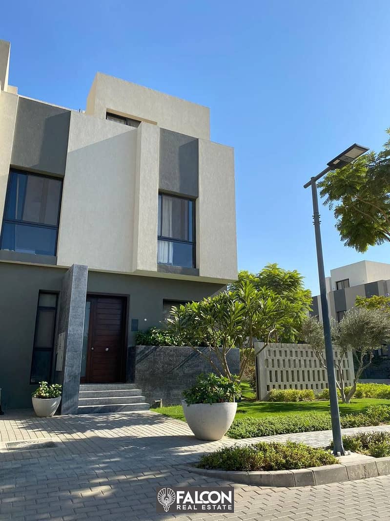 للبيع في البروج فيلا town house بالتقسيط 8 سنوات كمبوند alburouj 1