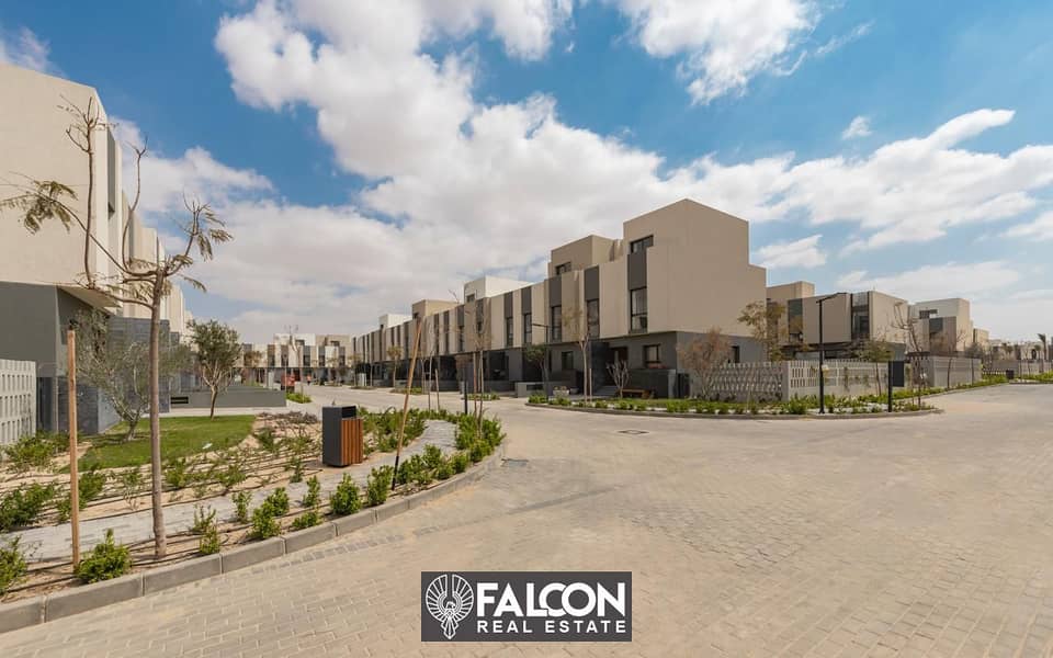 للبيع في البروج فيلا town house بالتقسيط 8 سنوات كمبوند alburouj 2