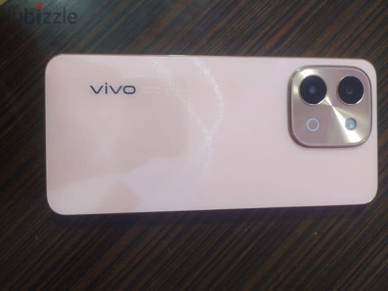 Vivo Y28 1