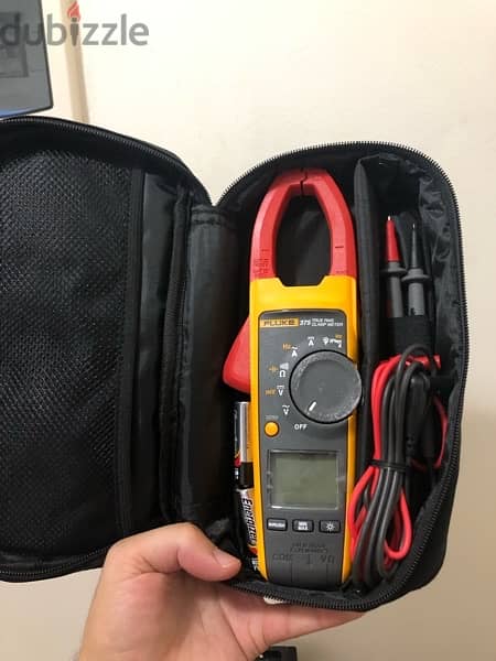 Fluke 375FC True-RMS Clamp Meter 1