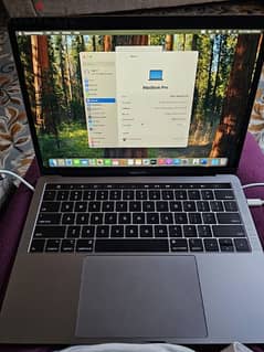 Macbook I7 with 1.5 GB Graphic card ماك بوك ابل