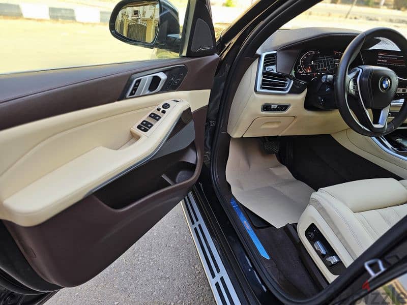 BMW - X5 - 2020 فابريكة بالكامل - صيانات توكيل 9