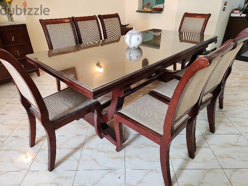 dinning table set ترابيزه سفره كامله مستعمله مع ٦ كراسى و بوفيه 1