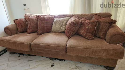 4 seater sofa with cushions كنبه ٤ مقعد