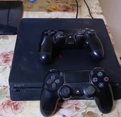 PS4 with his original 2 Joysticks - بلايستيشن ٤ مع دراعين اصليين