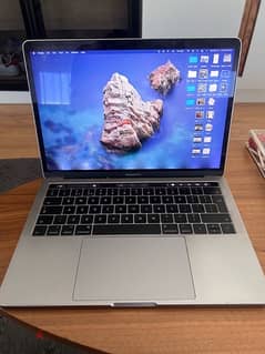 2017 Apple MacBook Pro 13 inch (touchbar)