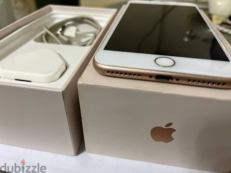 IPhone 8 Plus Rose Gold Zero بالعلبه كسر الزيروو 0