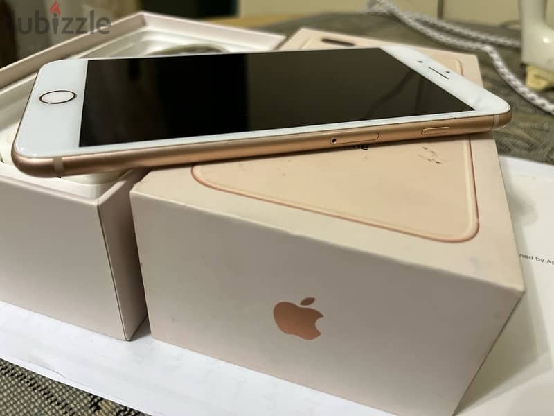 IPhone 8 Plus Rose Gold Zero بالعلبه كسر الزيروو 3