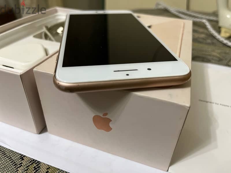 IPhone 8 Plus Rose Gold Zero بالعلبه كسر الزيروو 4