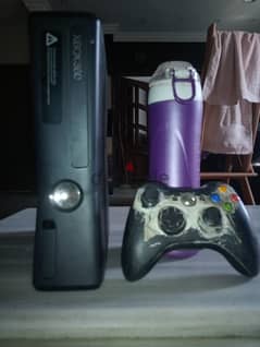 Xbox 360 with 4 Premium CD'S