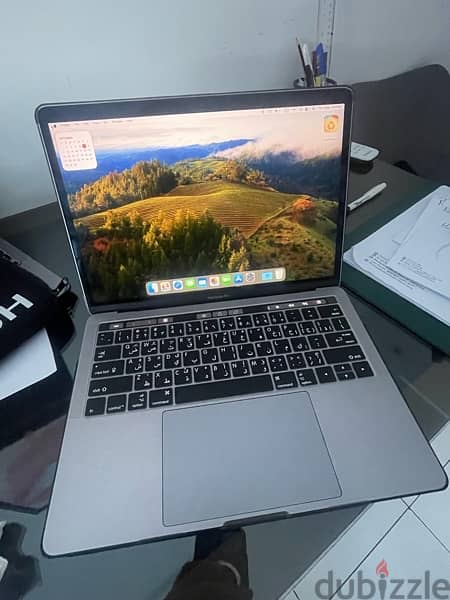 macbook pro 2019  ( 13 inch touch bar ) 0