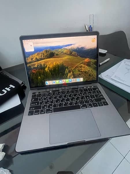 macbook pro 2019  ( 13 inch touch bar ) 1