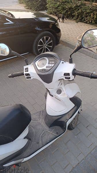 اسكوتر  sym 200 cc 3