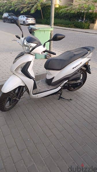 اسكوتر  sym 200 cc 4