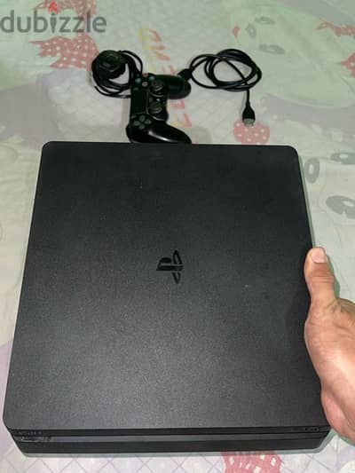 PlayStation 4 slim جديد مع الألعاب