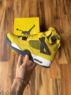 Air Jordan 4 Lightning Authentic - الاصليه