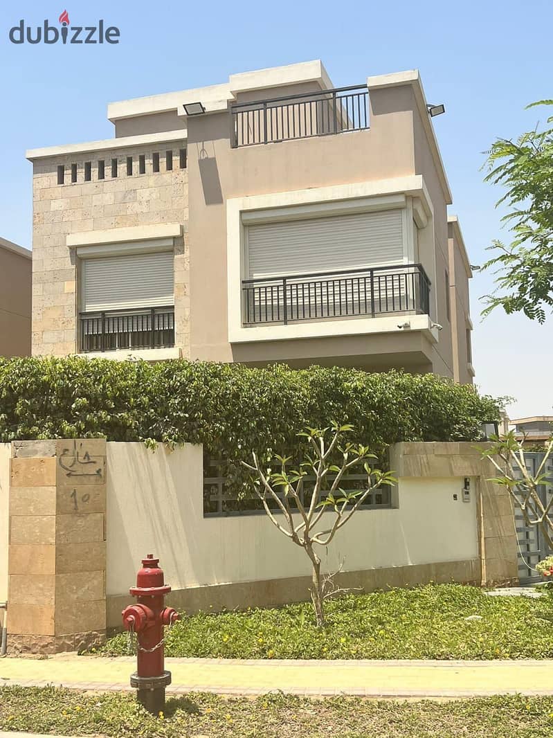 Townhouse For Sale Prime Location in Taj City New Cairo | تاون هاوس للبيع كورنر فيو مميز في كمبوند تاج سيتي 0