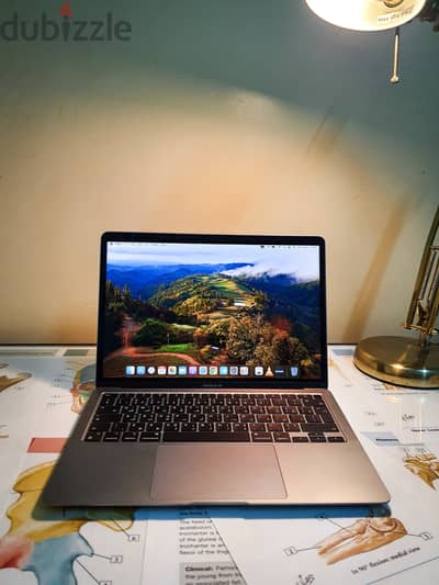 Macbook Air M1 + (USB C hub & Cover)