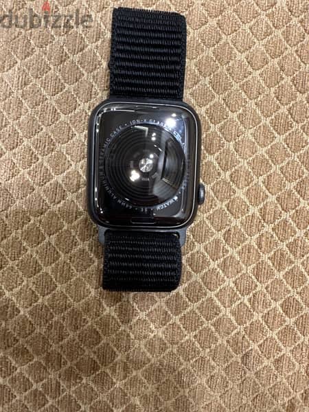 Apple Watch SE Gen 1 - 44 mm - Space Grey with screen protector 1