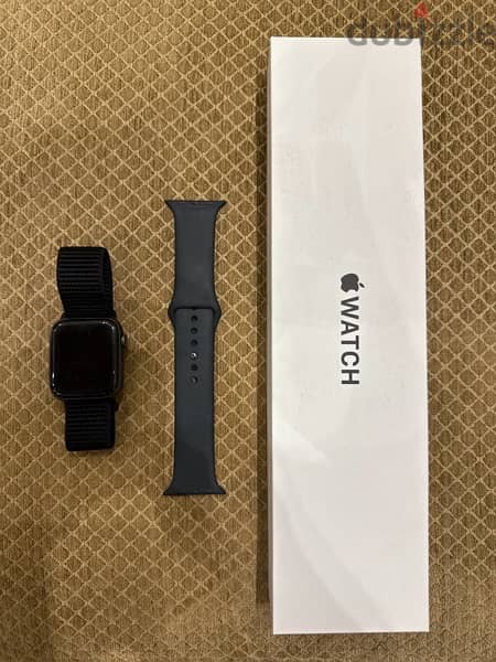 Apple Watch SE Gen 1 - 44 mm - Space Grey with screen protector 2