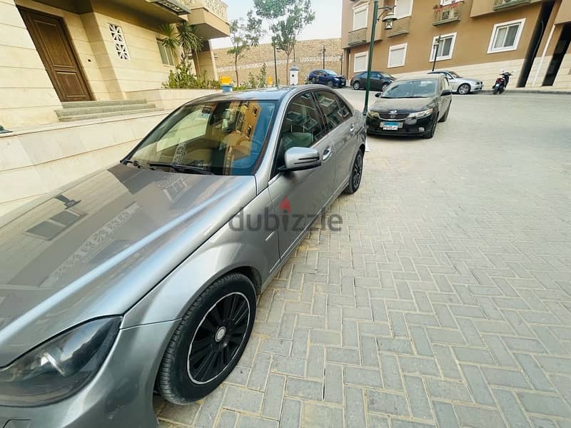 Mercedes-Benz C250 2012 7