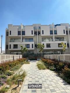 For sale in installments, an apartment with immediate receipt, Ultra Super Lux, inside the most prestigious compound in Shorouk, Al Burouj Compound.