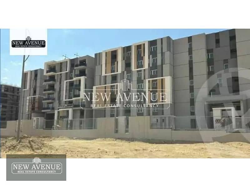 Apartment Overlooking park for sale in Haptown 8