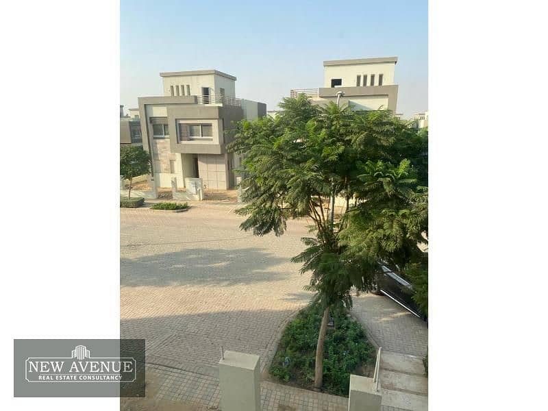 Ready to move Twinhouse in Hyde park  New cairo 5