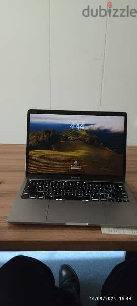 apple MacBook pro 2020 13 inch 1