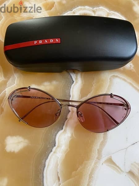 Prada sunglasses with hard cover and box اصلي برادا 3