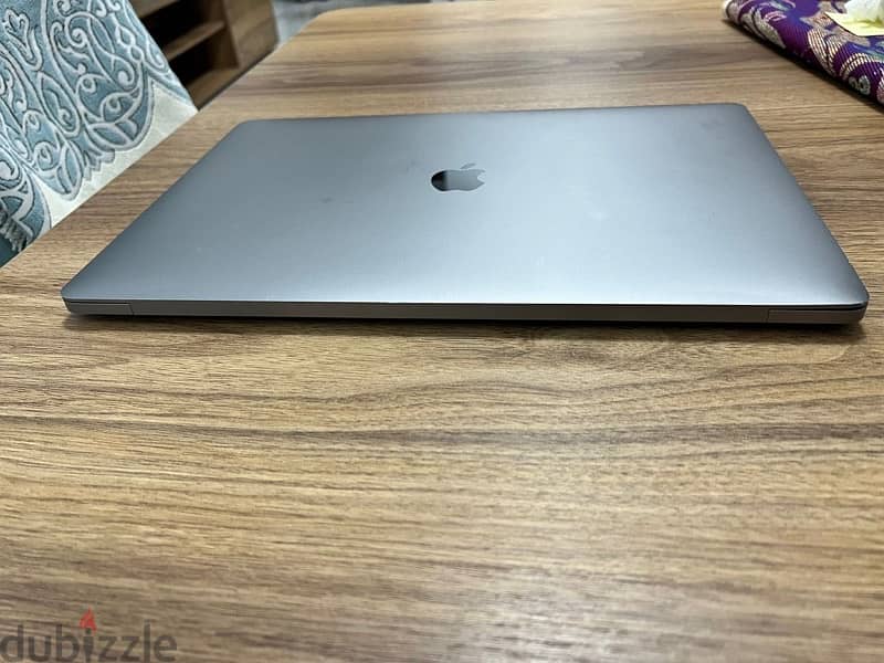 Macbook Pro 2019 i9 7