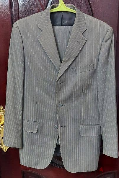 Suits for men used 2