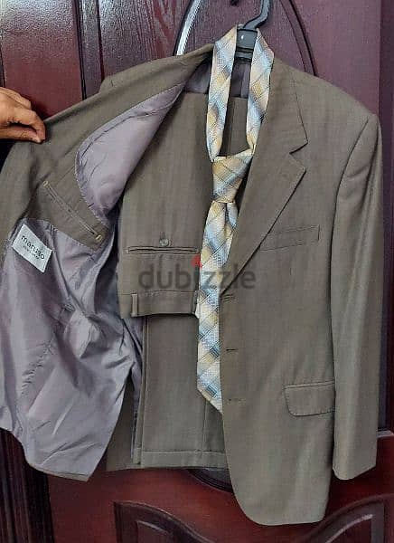 Suits for men used 5