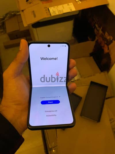 Galaxy Z Flip4 استعمال بسيط جدا