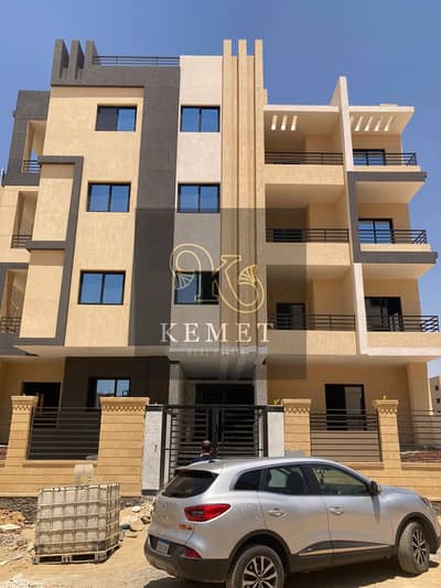 Apartment for sale, ready to move, area of ​​176 square meters, close to Al-Ahly Club in Fifth Settlement