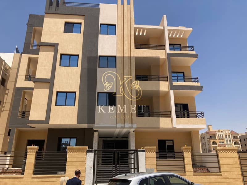 Apartment 176 m2, immediate delivery, in Beit Al Watan, near the 90th Street and Al Ahly Club, with facilities up to 4 years, a repeated floor in a di 0