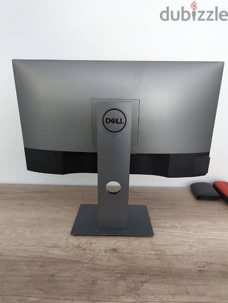 Dell UltraSharp USB-C Hub Monitor 1