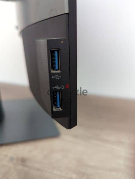 Dell UltraSharp USB-C Hub Monitor 3