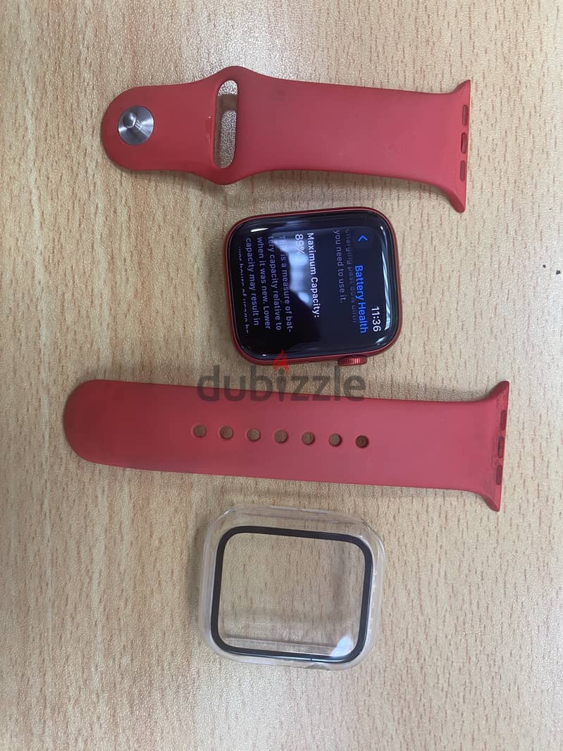 Apple watch series 7 - red 2