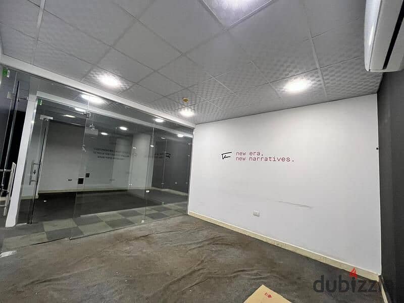 Office space 600 sqm in Bank center 10